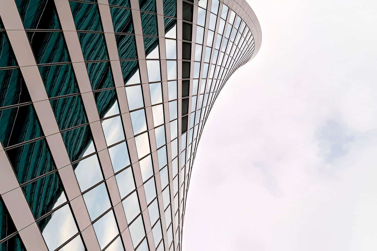 Esquadrias de alumínio de alto padrão para empreendimentos residenciais e comerciais